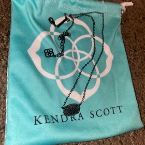 Kendra Scott necklace